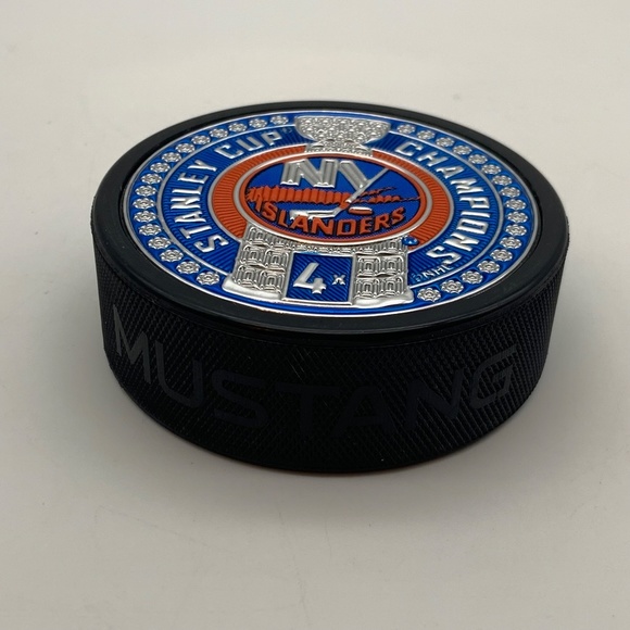 New York Islanders Stanley Cup Champions Embossed Collectible Puck - Picture 5 of 15